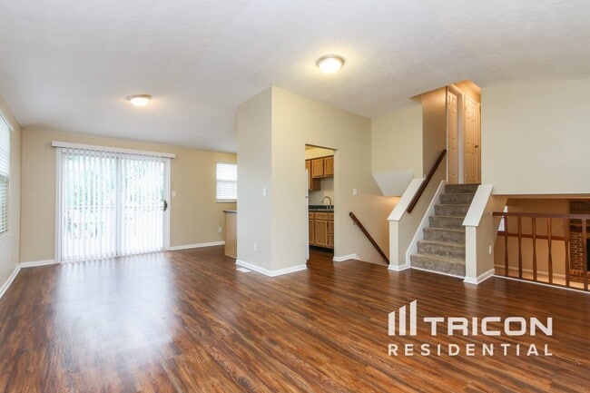 Photo - 7943 Cardinal Cove W