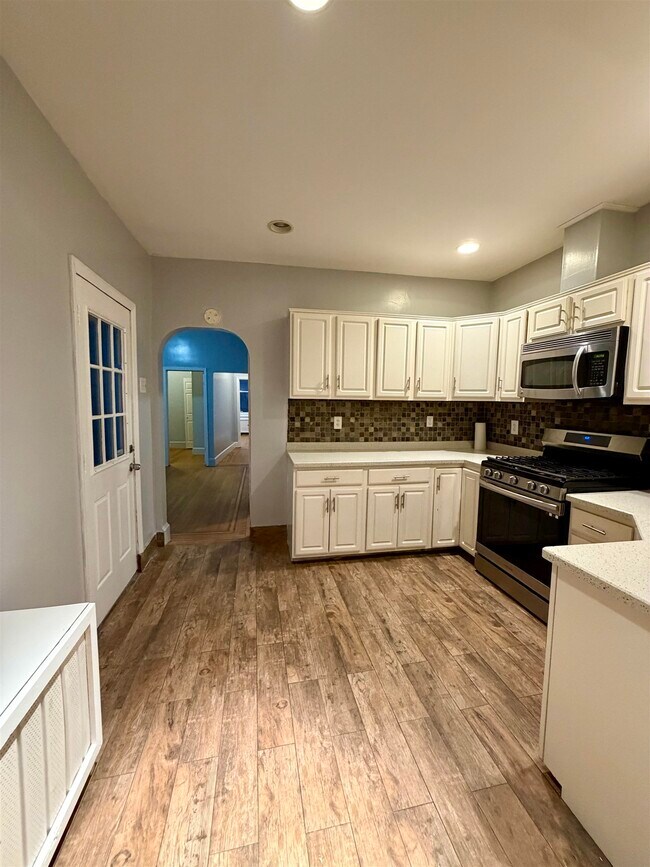 Photo - 206 Hancock Ave Unidad 1