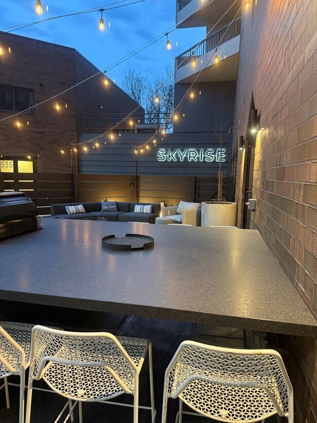 525 S Burdick St Unit 4004
