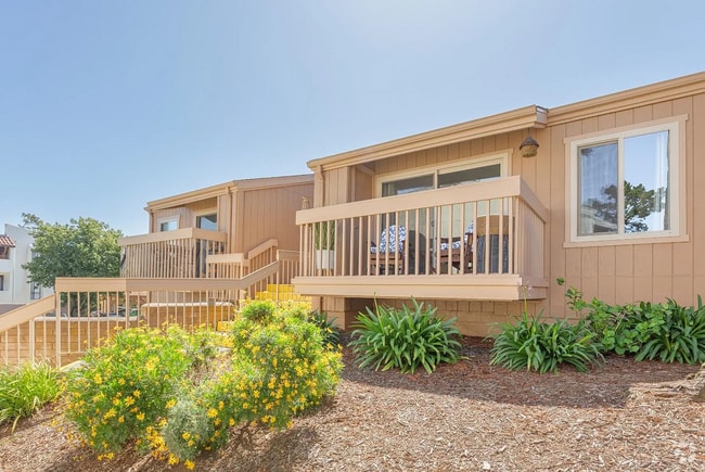 Building Photo - This fully furnished 1bedroom, 1bath was r... Unit 308 Rental