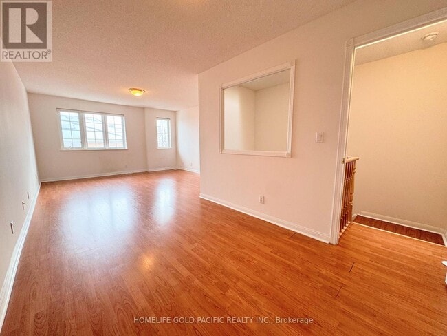 Photo - 28 Sommerset Way