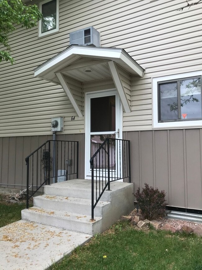 Building Photo - 2 Bed, 2.5 Bath Westend Condo!