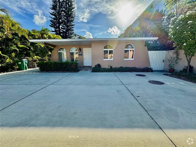 Building Photo - 936 SW 68th Ave Rental