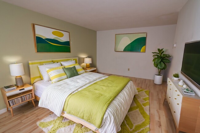 Photo - 2731 Pillsbury