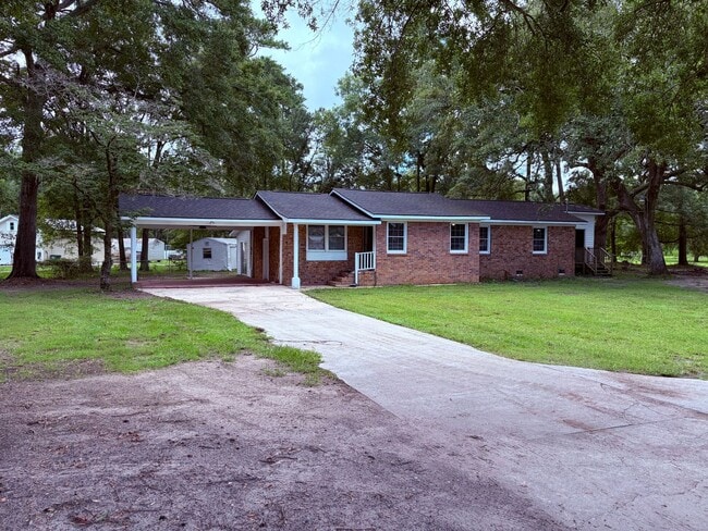 Building Photo - 5147 Hwy 17A S