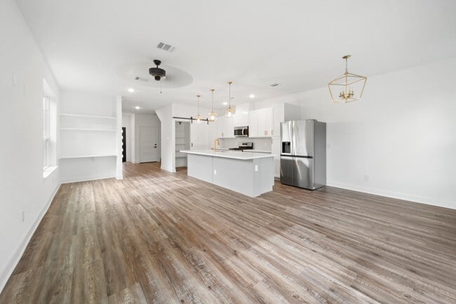 Photo - 5813 England St Unit A