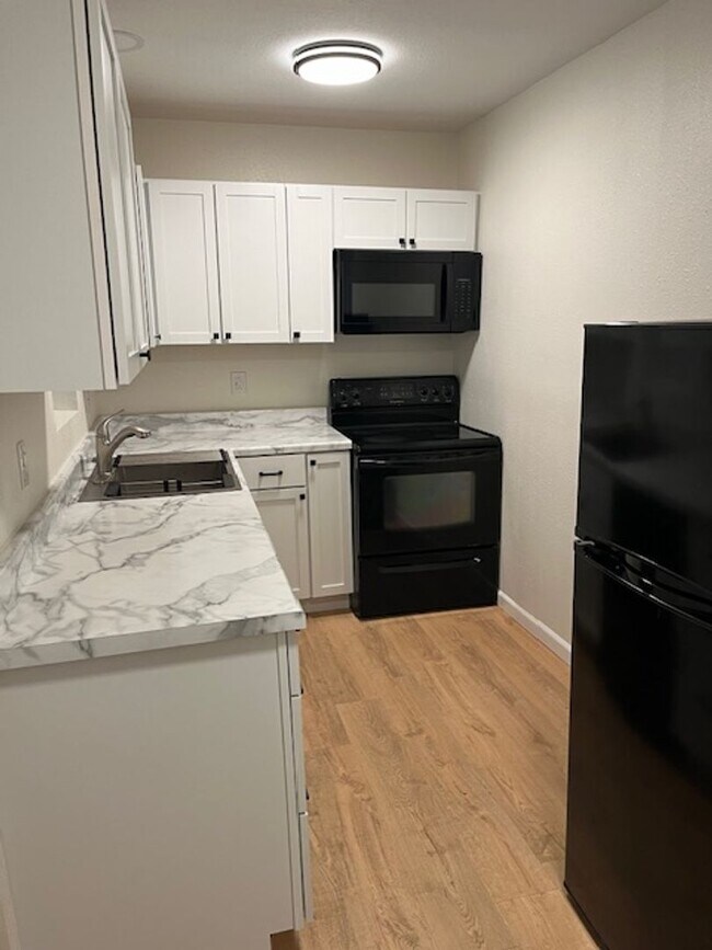 Photo - 10021 St Clair Ave Unidad 10021 St Clair Ave - A