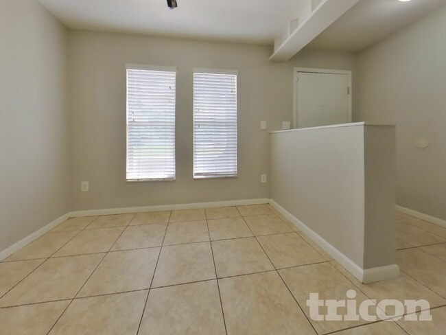 Photo - 802 Gullberry Ln