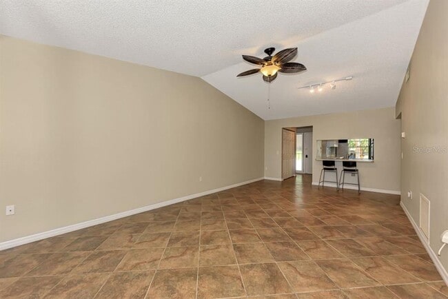 Photo - 5645 Summerside Ln Unit 40B
