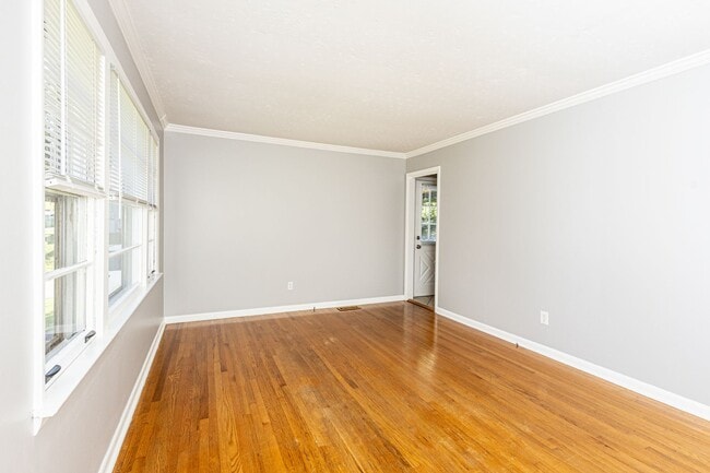 Photo - Charming 2-Bed, 1-Bath House in Prime Sout...