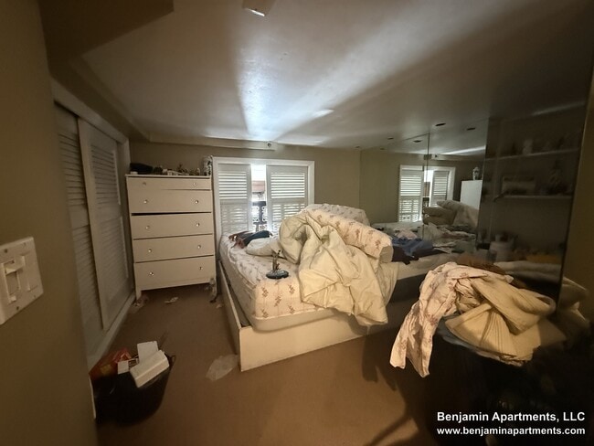 Building Photo - 113 Beacon St Unit 2 REAR