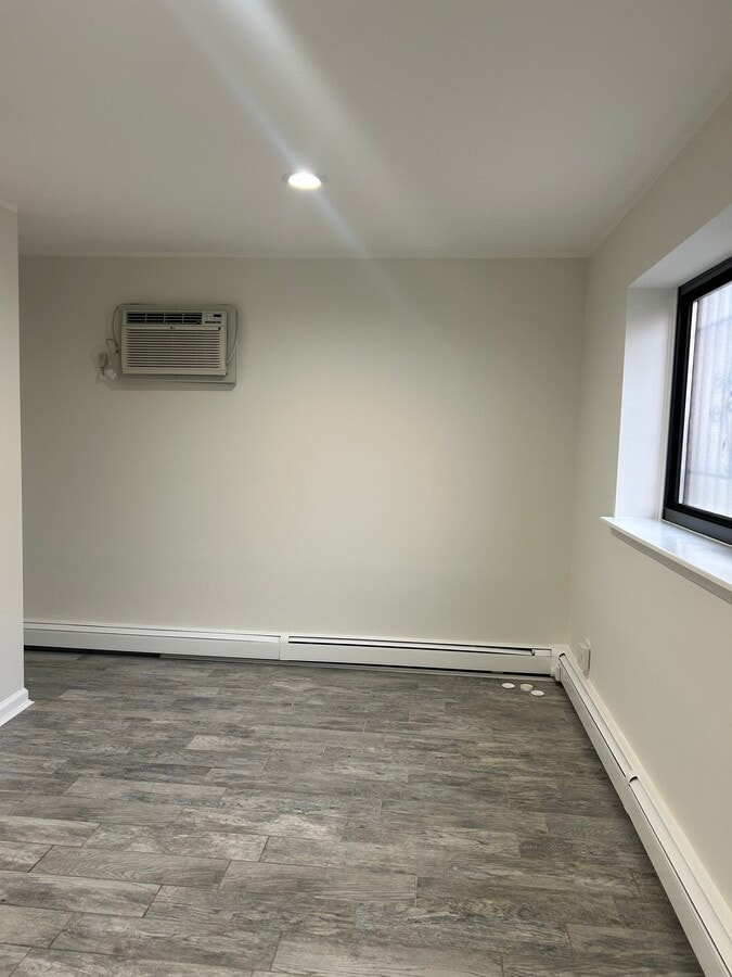 Studio - 17-19 68th St Unit 1