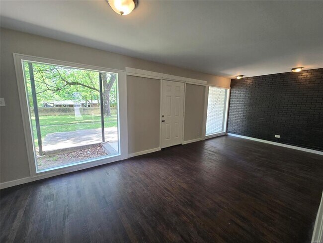 Photo - 3709 Wesley Dr