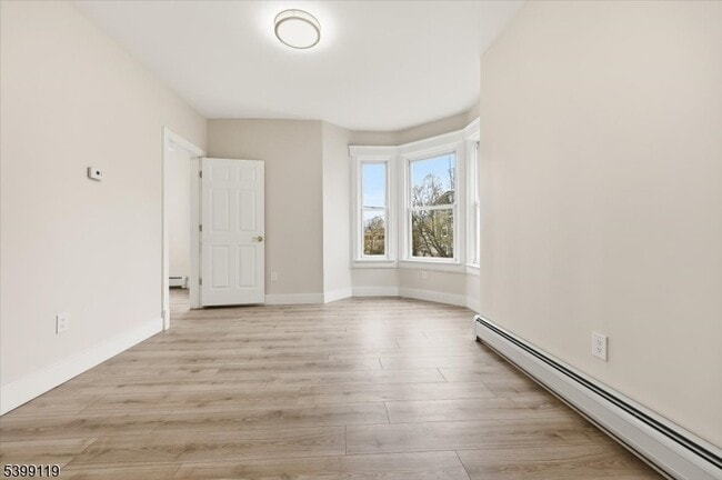 Photo - 162 Walnut St