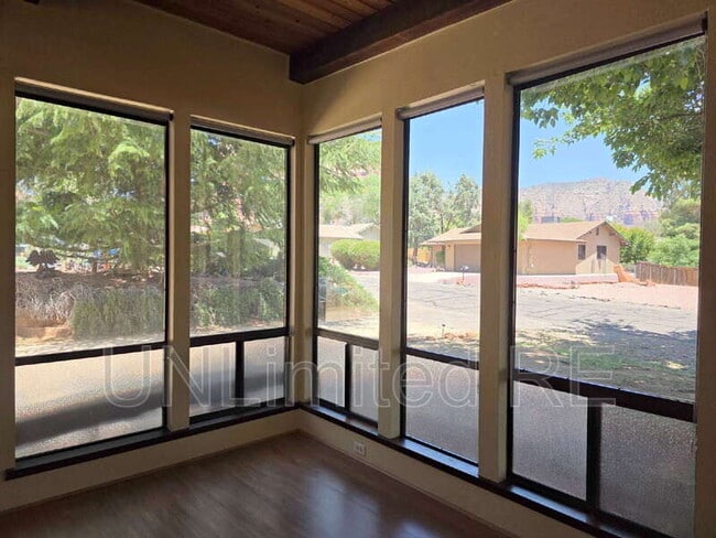 Photo - 355 Canyon Diablo Rd