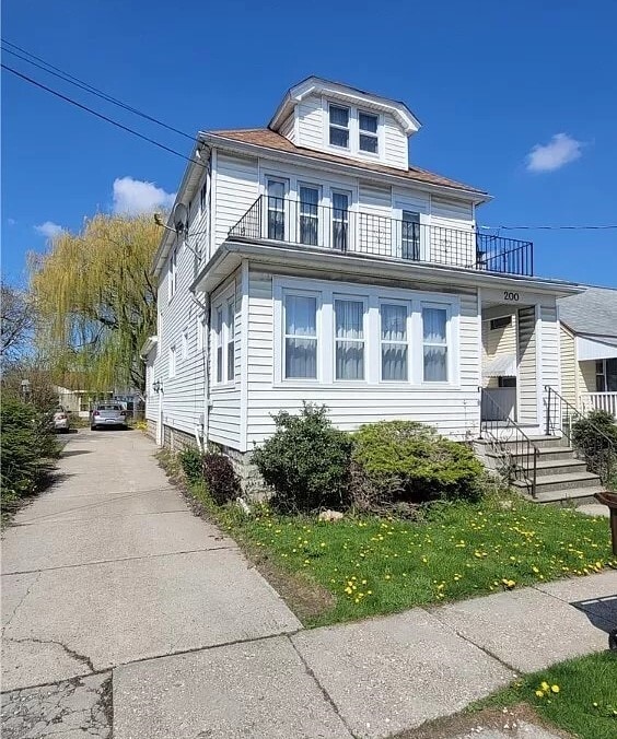 Photo - 200 Crocker St Unit Upper