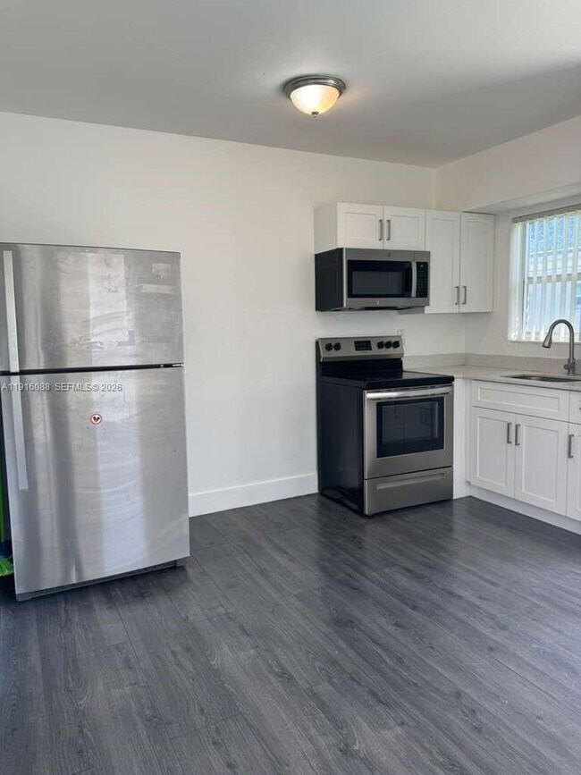 Photo - 2150 NW 24th St Unit 5