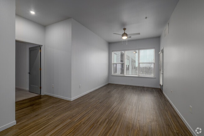 2BR, 2BA - 1,103SF - B2 - Living Area