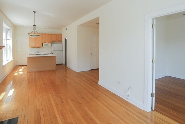 Photo - 3852 N Southport Ave Unidad 3846-3
