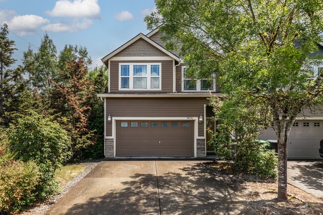 Building Photo - 58996 Greenbrier Loop