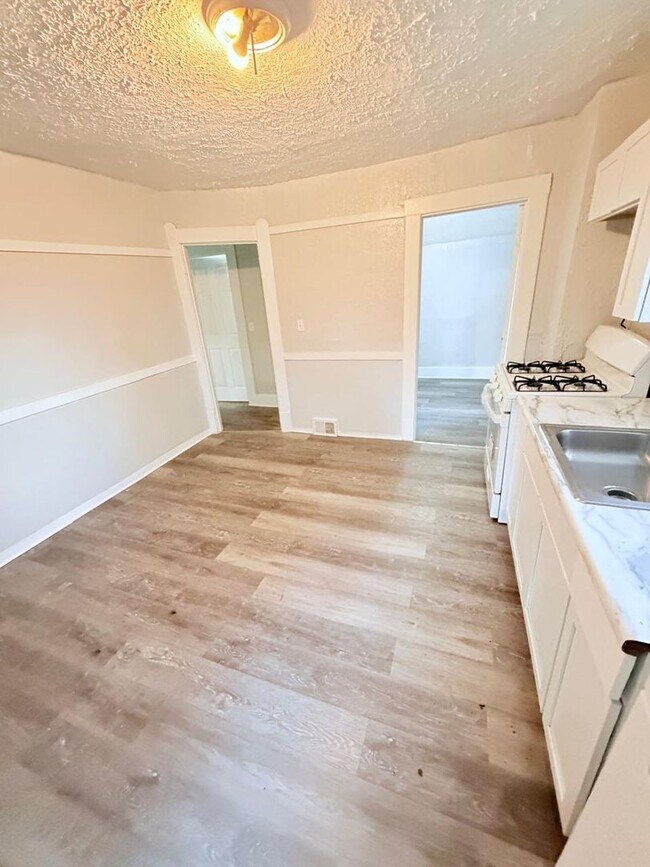 Photo - 3119 W 68th St Unit 2