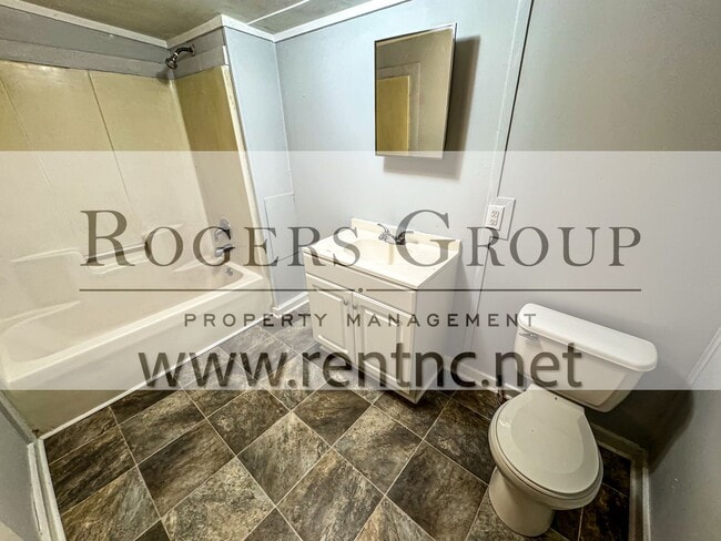 Photo - 865 Lamb St
