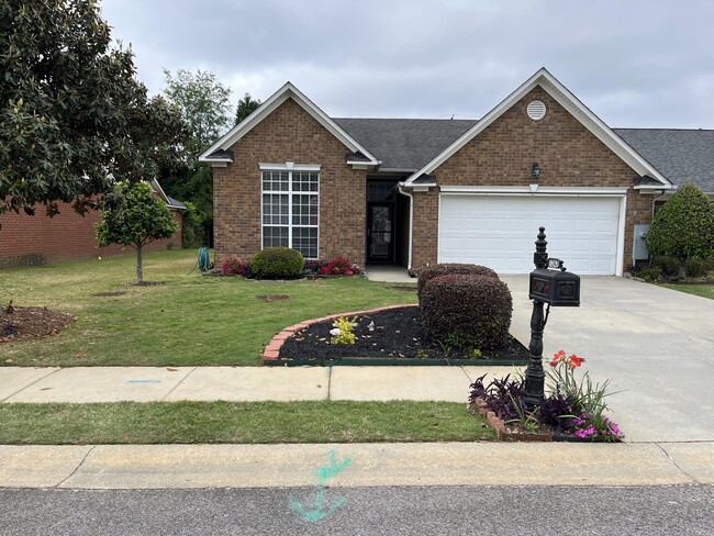 Building Photo - 1247 Carriage Dr Rental