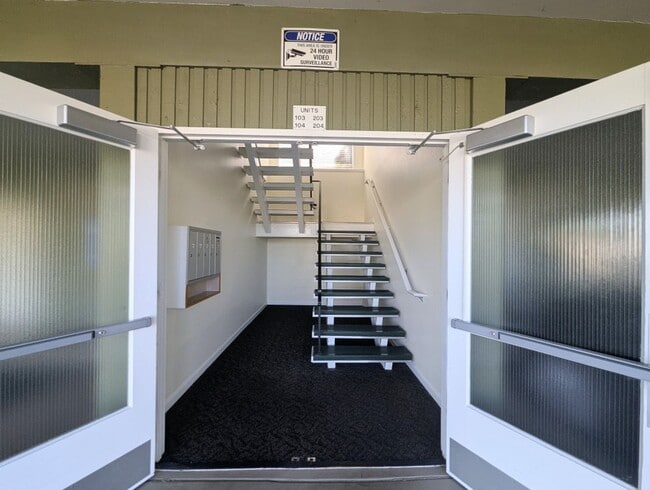 Photo - 2bd/1ba Edmonds Condo Unidad 204