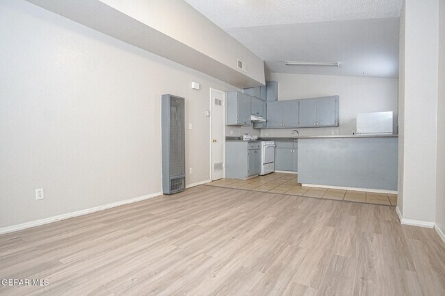 Photo - 3403 Pershing Dr Unit 5