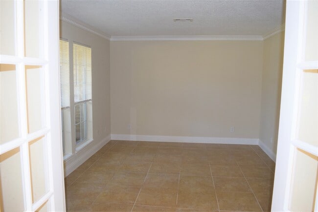 Building Photo - 6207 Northway Dr