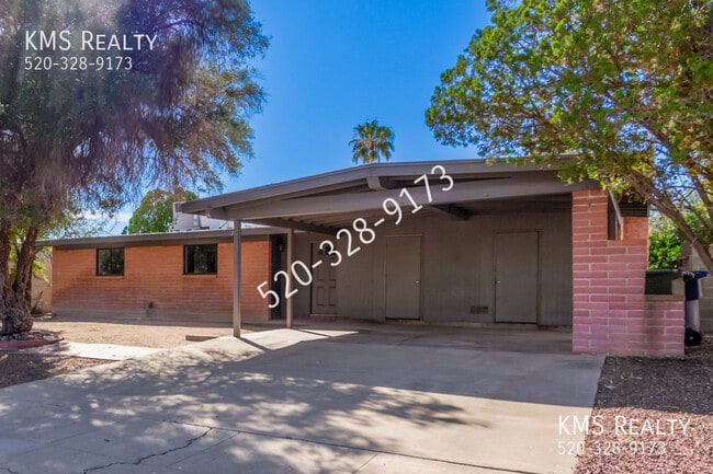 Building Photo - 2426 S Palm Springs Dr