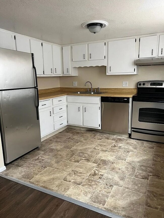 Building Photo - 5540 Bowden Loop Unit A