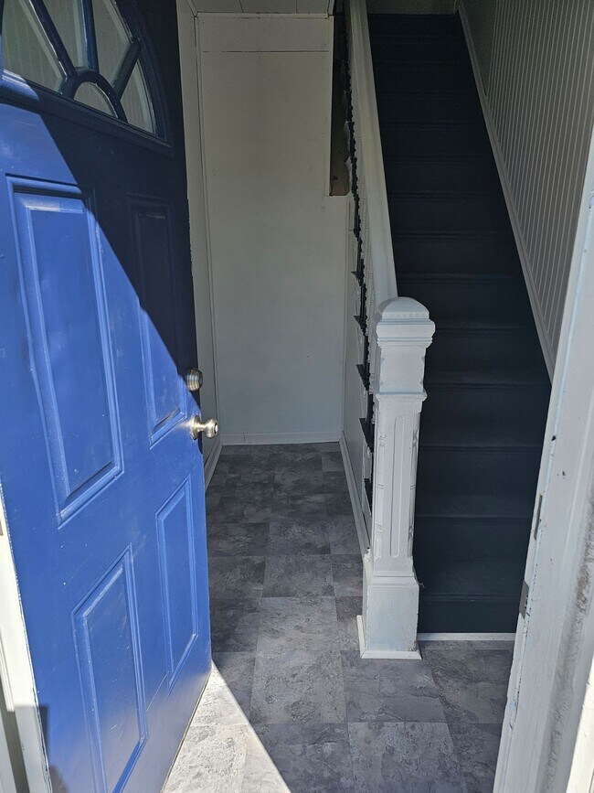 Photo - 118 S Walnut St Unit 2