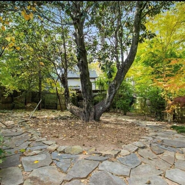 Photo - 3958 N Stratford Rd NE