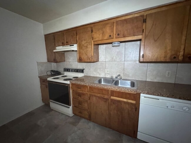 Photo - 201 W Lincoln Ave Unit 9