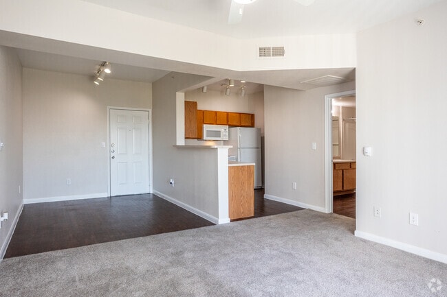 1BR, 1BA - 709SF - Living/Dining Area - St. Augustine Estate Apartments