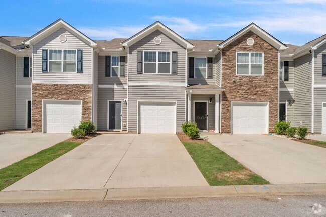 Building Photo - Don't miss this charming 3-bedroom, 2.5-ba... Rental
