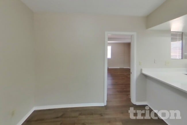222 W Topeka Dr
