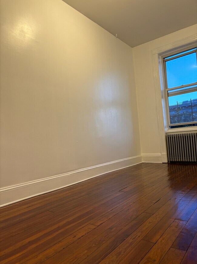 Photo - 241 Saint Nicholas Ave Unidad 3F