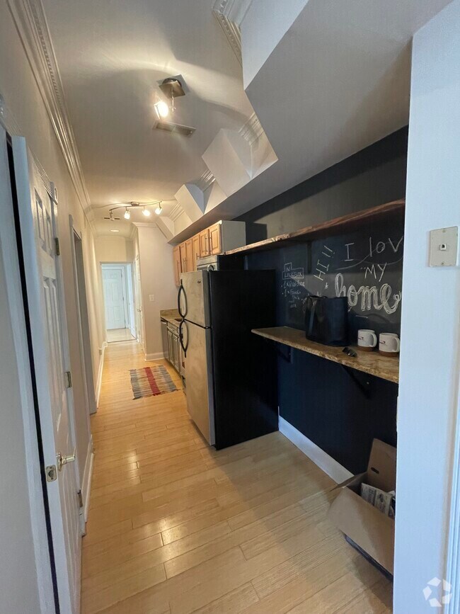 Building Photo - 550 Hobart Plz NW Unit 1 Rental