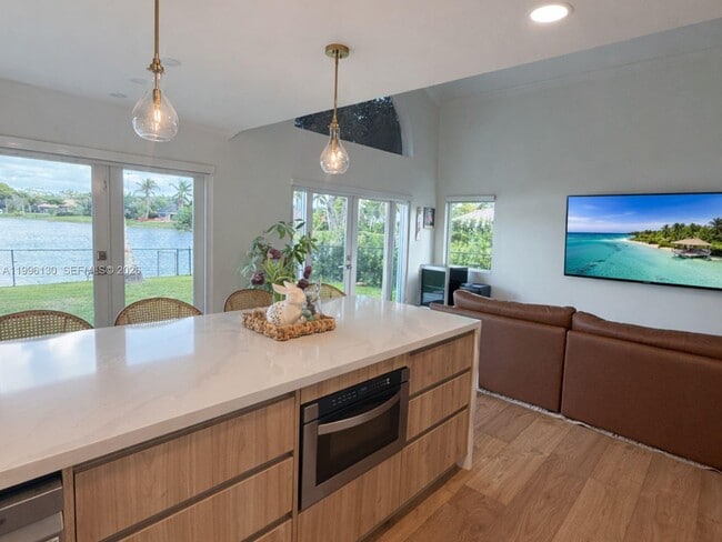 Photo - 311 NW 201st Ave