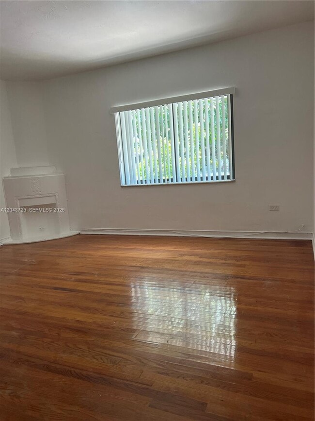Photo - 1895 SW 22nd St Unidad #5