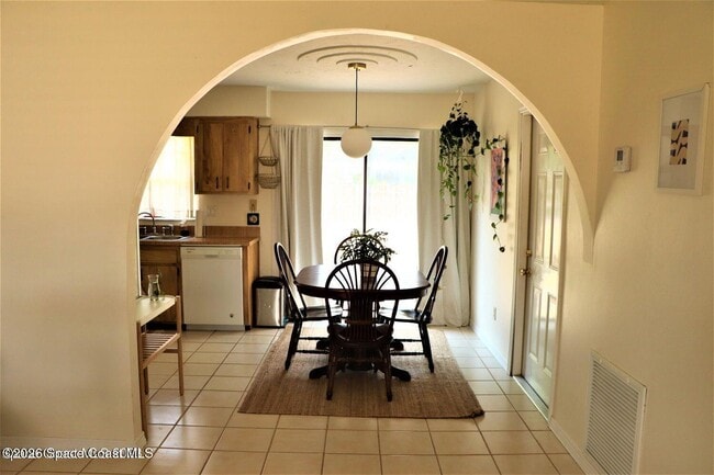 Photo - 220 Mardi Gras Ave NW