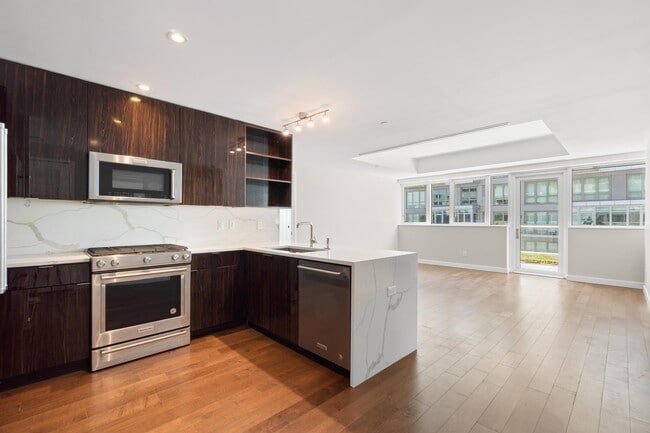 Building Photo - 800 Ave at Port Imperial Unit 621 Rental