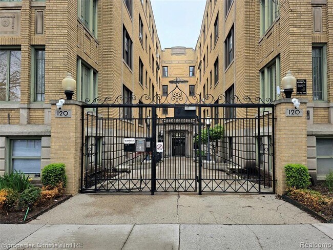 Photo - 120 Seward Ave Unit 17-203