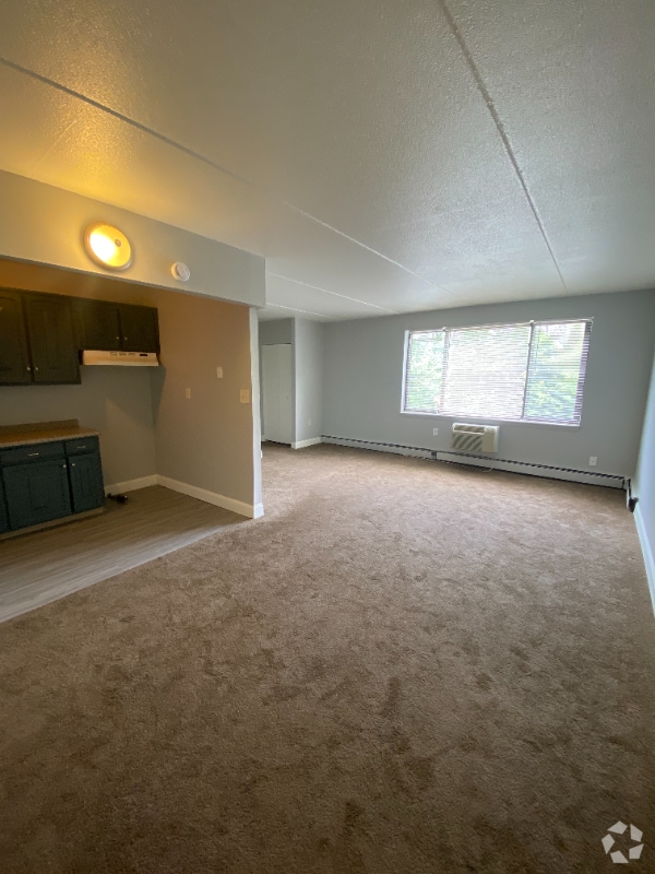 Building Photo - 34 Vernon St Rental