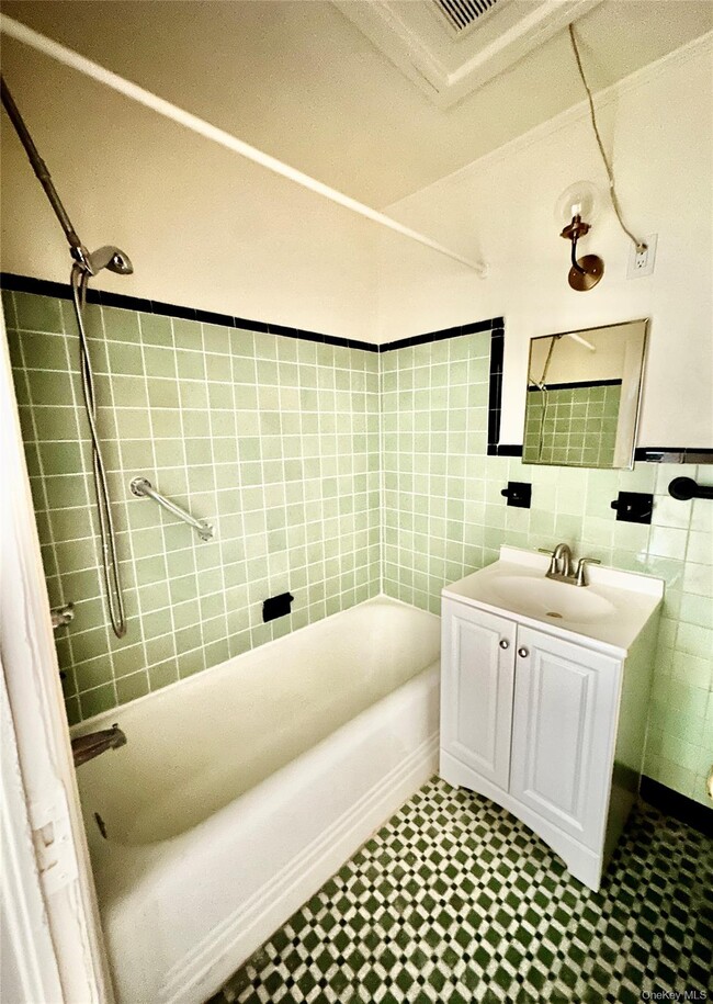 918 Hempstead Turnpike Unit 6