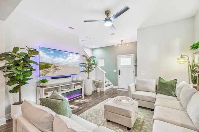 Photo - 109 W Hollywood St Unit ID1295473P