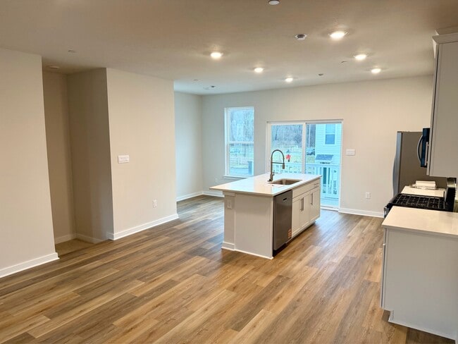 Photo - 531 Cooper St