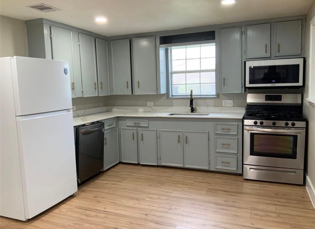 Photo - 2415 Perry St